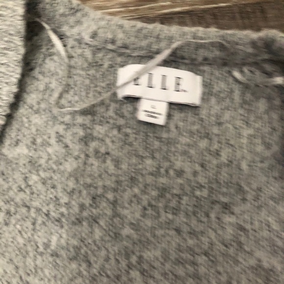 Sweater - Picture 3 of 3